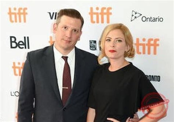 Angela Kinsey Bio, Wiki, Age, Height, Young, Husband, Net Worth, The Office, Feet, Hot, Movies and TV Shows