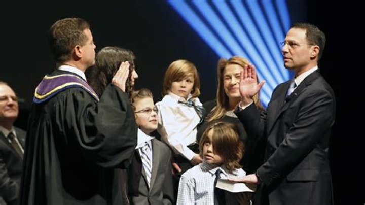 Ben Shapiro Wife, Sister, Kids, Family, Father, Net Worth, Religion
