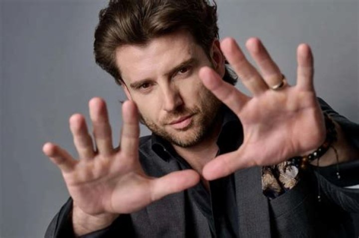 Binais Begovic: Dr Cat Begovic Wikipedia, Biography, Husband Age, and Net Worth