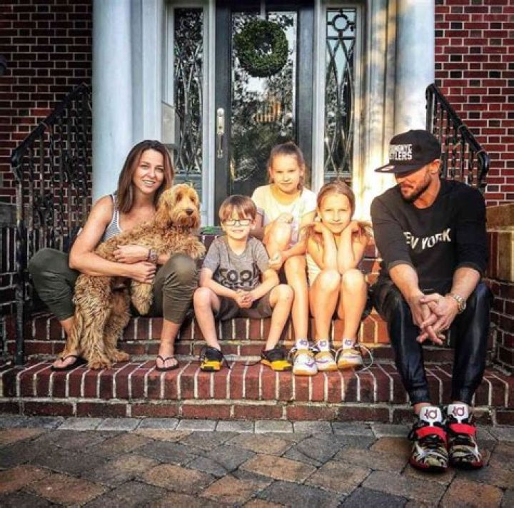 Carl Lentz’s Net Worth, Age, Height, Weight, Wife, Kids, Bio-Wiki