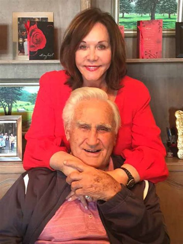 Don Shula Wiki, Biography, Net Worth, Married, Wife, Death, Funeral, Age