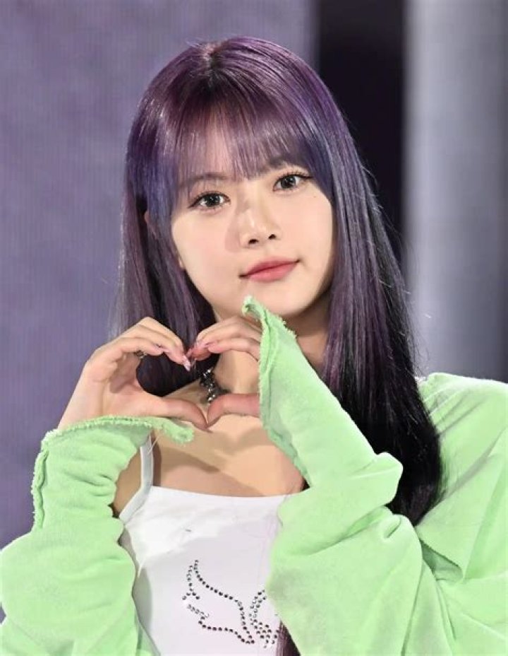 Hong Eun-chae (LE SSERAFIM) Ideal Type, Profile, Age, Net Worth