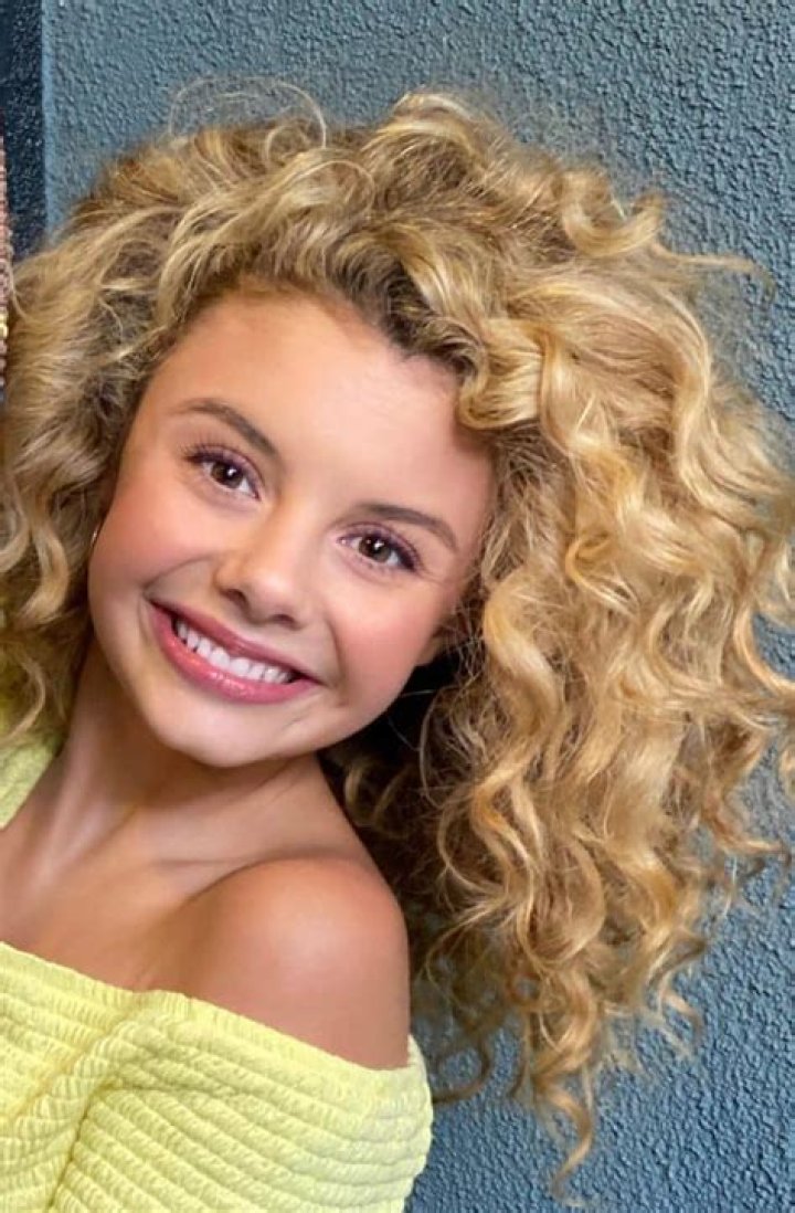 Mallory James Mahoney Height: Everything To Know About The Actress