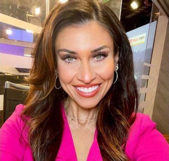 Mary Ours KDKA: Bio, wiki, Age, Height, Family, Husband, Wedding, Baby, Measurements, WJAC, Salary and Net Worth