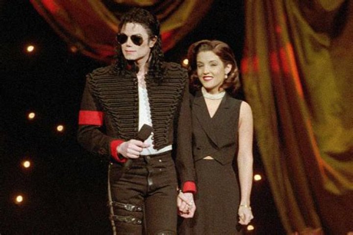 Michael Jackson’s
Girlfriend Lyrics