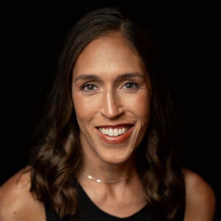 Rebecca Lobo Bio, Wiki, Age, Husband, Family, Height, College, Net Worth and House