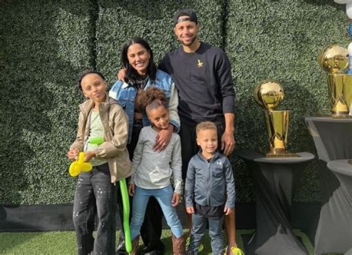Russell Curry Bio, Wiki, Age, Height, Weight, Family, Facts