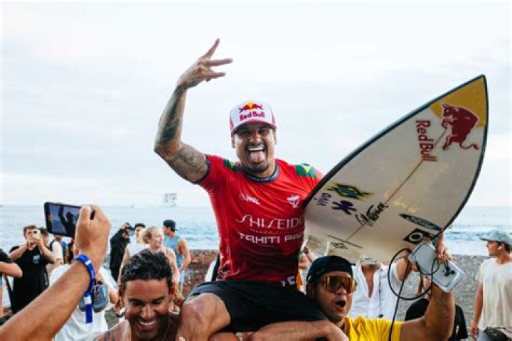 Who Is Italo Ferreira Girlfriend? Meet The Surfer On Instagram